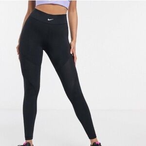 NIKE Pro AeroAdapt Tights Leggings in Black Womens Small